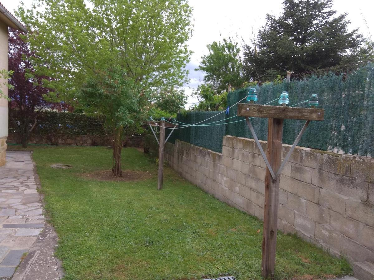 Casa Rural Las Tuyas En Segovia Palazuelos de Eresma Dış mekan fotoğraf