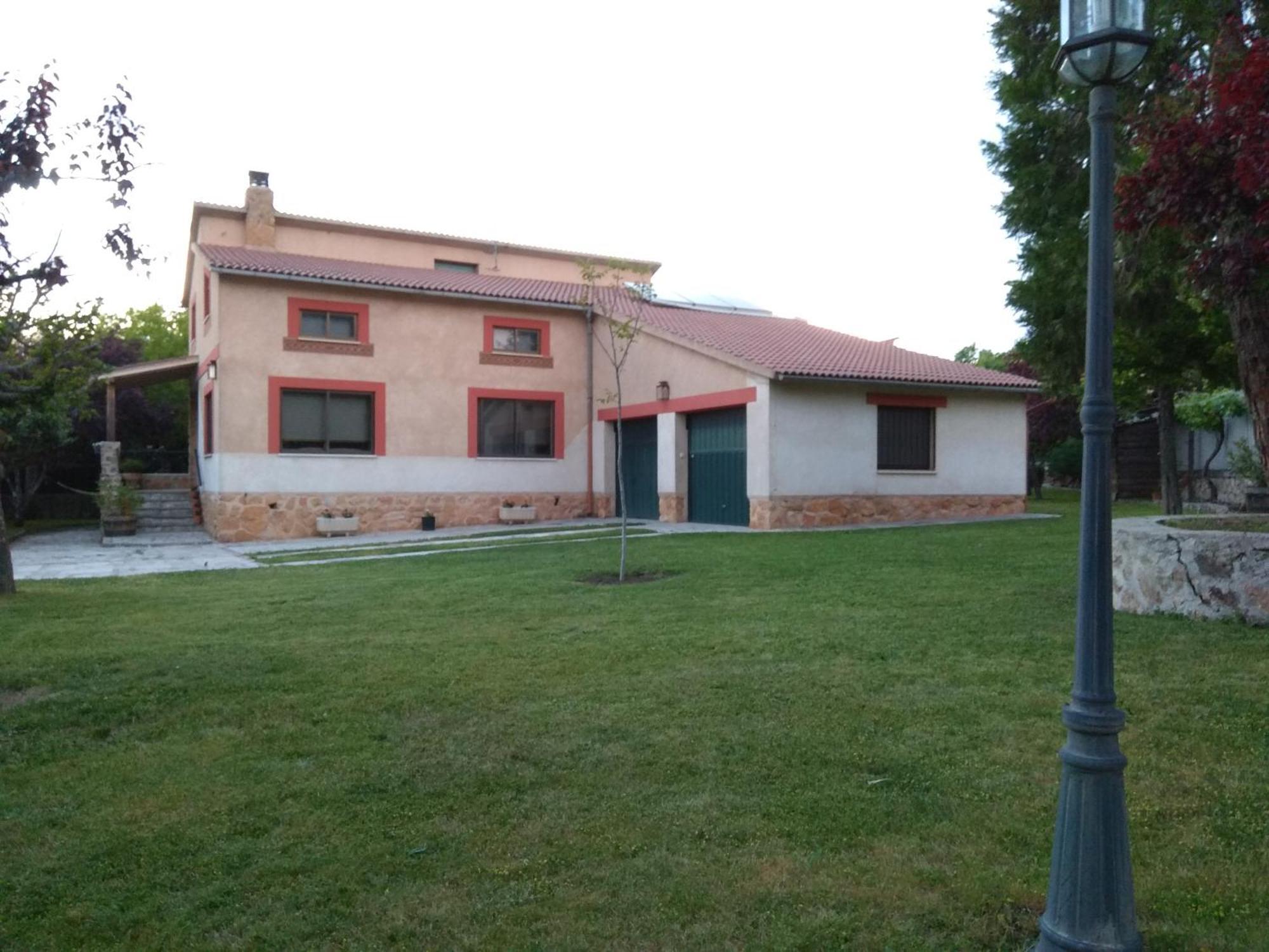 Casa Rural Las Tuyas En Segovia Palazuelos de Eresma Dış mekan fotoğraf