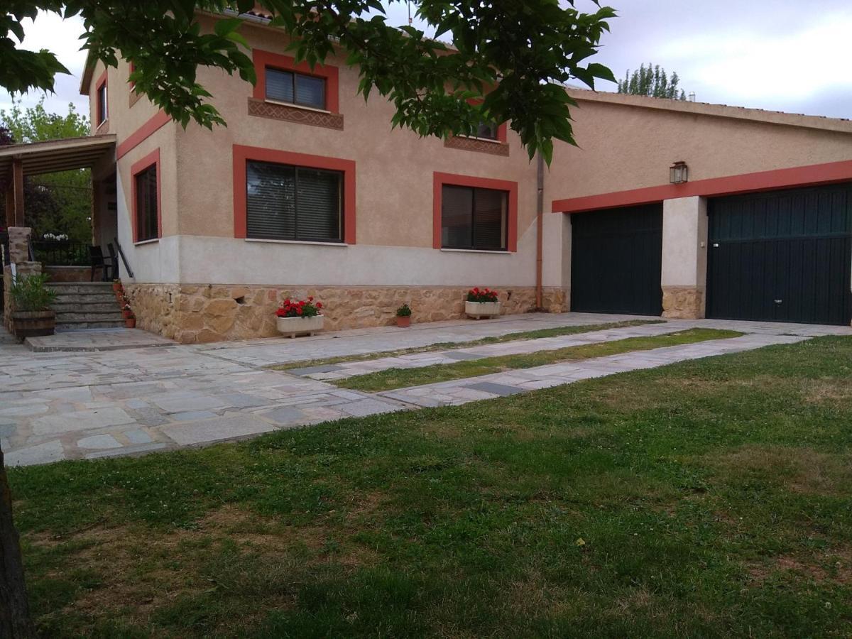 Casa Rural Las Tuyas En Segovia Palazuelos de Eresma Dış mekan fotoğraf